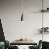 Nordic Pendelleuchte aus Metall und Holz für Esszimmer