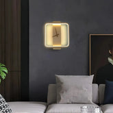 Moderne LED-Wandleuchte mit integrierter Uhr fürs Wohnzimmer
