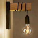 Wandlampe im Industrial-Stil aus Holz für Schlafzimmer
