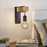 Wandlampe im Industrial-Stil aus Holz für Schlafzimmer