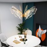Pendelleuchte mit Schmetterlingsdesign in Gold modern dimmbar für das Esszimmer