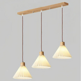 Vintage Pendelleuchte aus Stoff und Holz für das Esszimmer