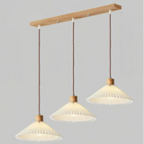 Vintage Pendelleuchte aus Stoff und Holz für das Esszimmer
