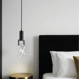 Kleine Pendelleuchte in Tropfenform aus Kristall für das Schlafzimmer