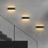Moderne LED-Wandleuchte in Schwarz für den Innenbereich