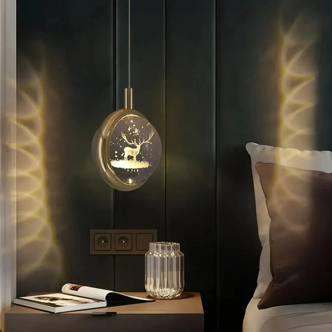 Moderne Pendelleuchte für das Schlafzimmer mit Kristallkugel