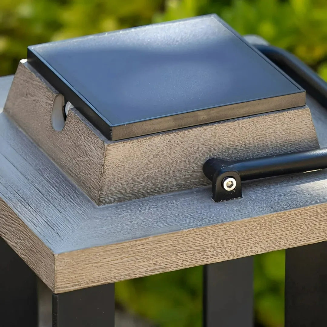 Solarpanel der schwarzen Gartenlaterne 