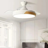 Leiser Deckenventilator mit LED-Licht und Fernbedienung im skandinavischen Design