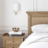 Beige Vintage-Wandleuchte mit Stoffschirm für das Schlafzimmer