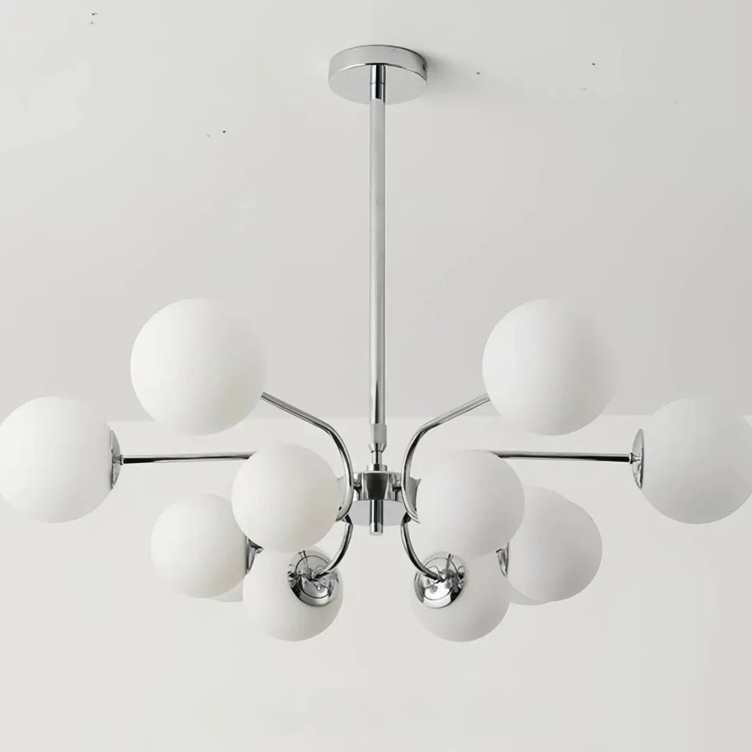 Moderner Kronleuchter im Opalglas Kugeldesign für Wohnzimmer