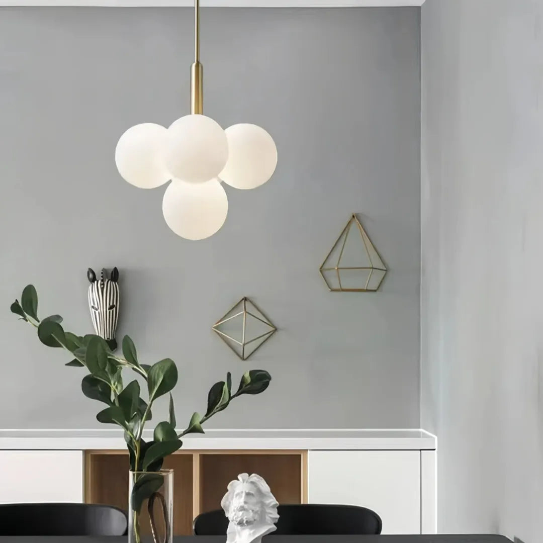 Moderne Bubble LED Pendelleuchte aus Opalglas für Esszimmer