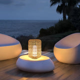 Handgeflochtene LED-Solar-Gartenlaterne für Terrasse und Garten