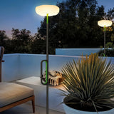 Kabellose Akku-Stehlampe für die Terrasse im modernen Design