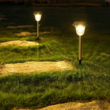 Warmweißes Licht der LED Solar-Gartenleuchte im Außenbereich