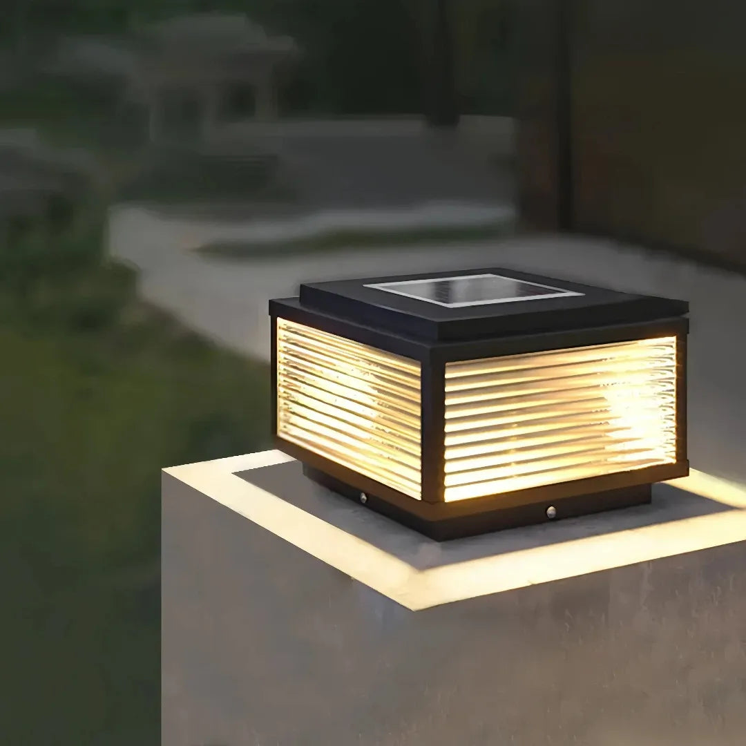 LED Solar-Sockelleuchte IP65, schwarz, mit Glas-Schirm, für außen