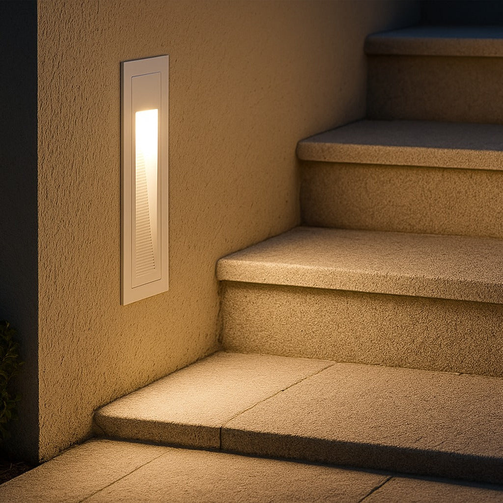 LED Außenleuchte mit Sensor und IP65 Schutz