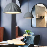 Moderne Halbkugel-Pendelleuchte für das Esszimmer