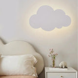 Minimalistische Wolkenform Wandleuchte fürs Kinderzimmer Weiß