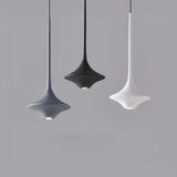 Minimalistische Pendelleuchte im skandinavischen Design fürs Schlafzimmer