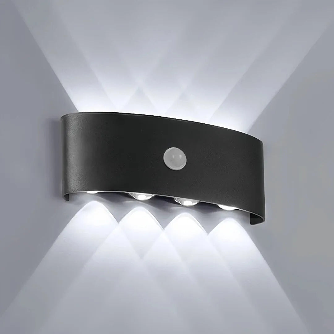 Moderne Außenwandleuchte mit Bewegungsmelder aus Metall – IP65