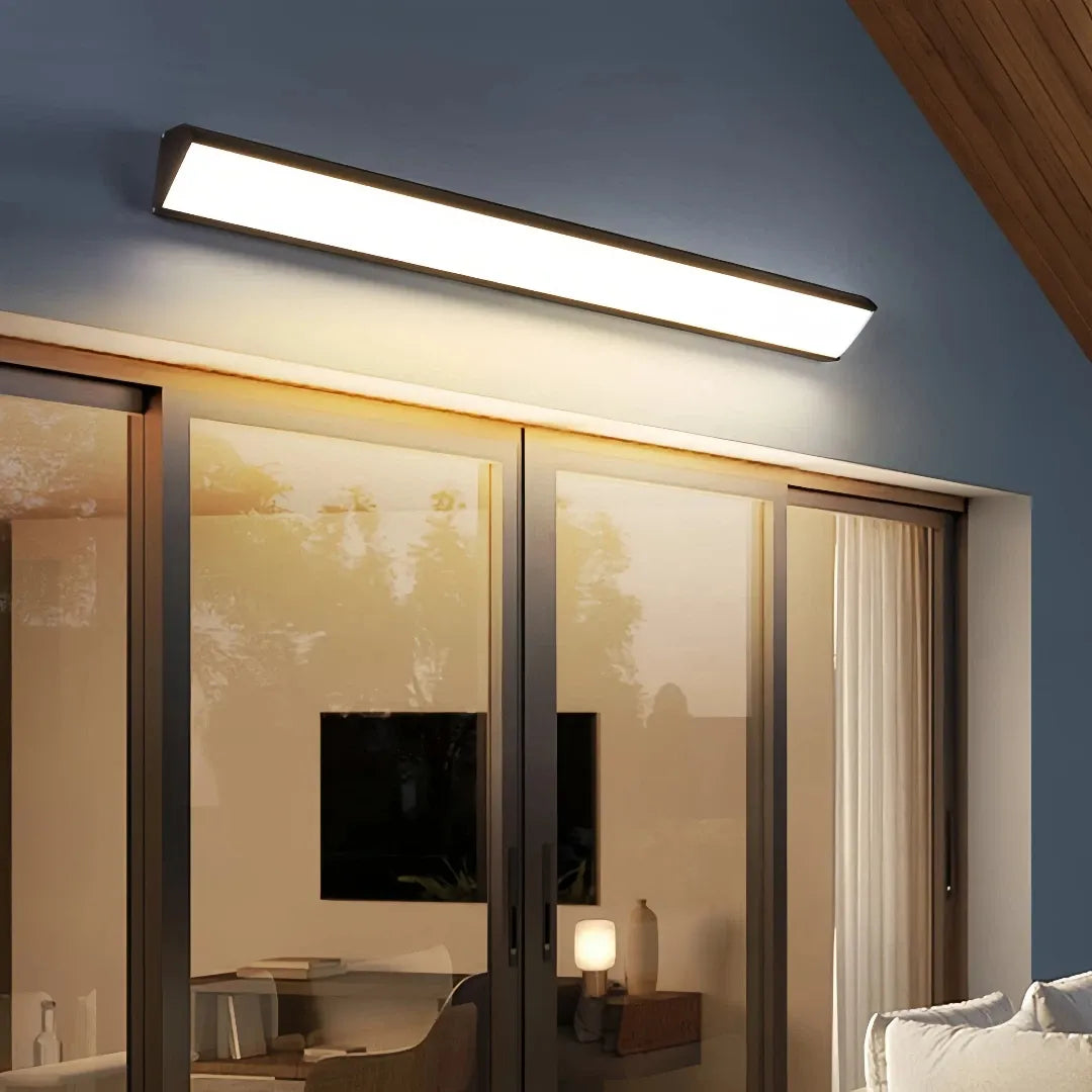 Schwarze LED-Außenwandleuchte mit IP65-Schutz für den Außenbereich