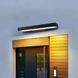 Moderne LED Außenwandleuchte mit Bewegungsmelder in Schwarz, IP65, 40–60 cm