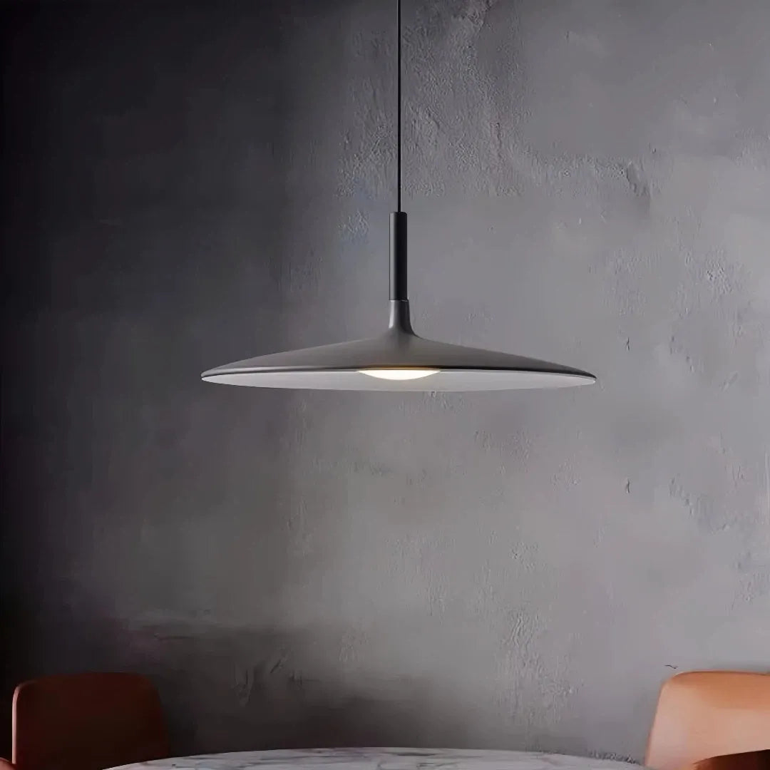 Moderne LED Pendelleuchte im UFO-Design für Esszimmer
