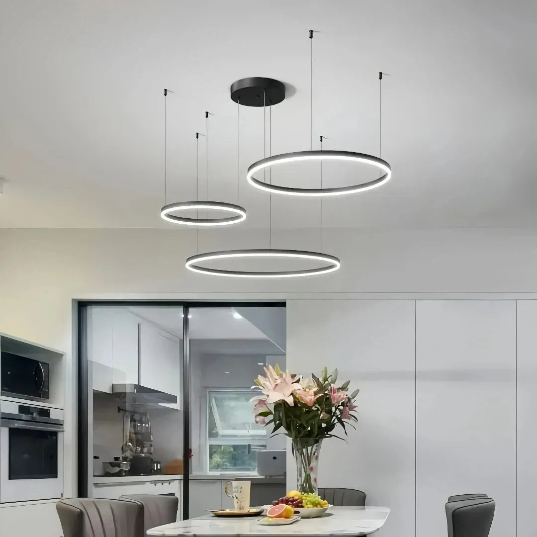 Dimmbare LED Ring Pendelleuchte aus Metall für moderne Wohnräume