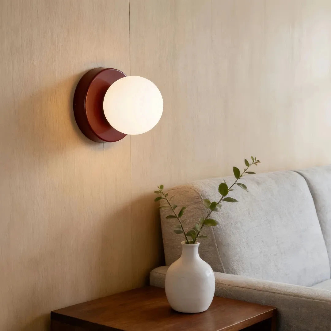 Moderne Opalglas LED Wandleuchte mit Kugel für Flur und Schlafzimmer