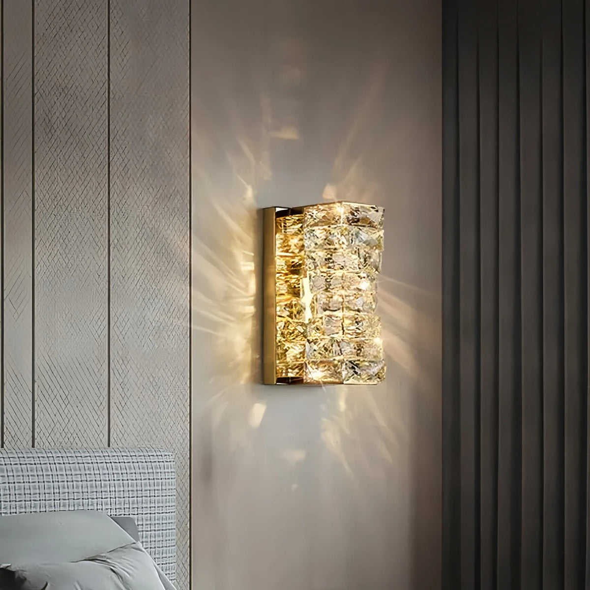 Moderne Wandleuchte aus Kristall für das Schlafzimmer