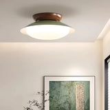 Moderne Deckenleuchte im Schalendesign für den Flur