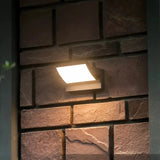 Moderne LED Außenwandleuchte mit Sensor, IP65, Schwarz