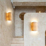 Moderne LED Wandleuchte Up and Down mit Rillendesign für Schlafzimmer