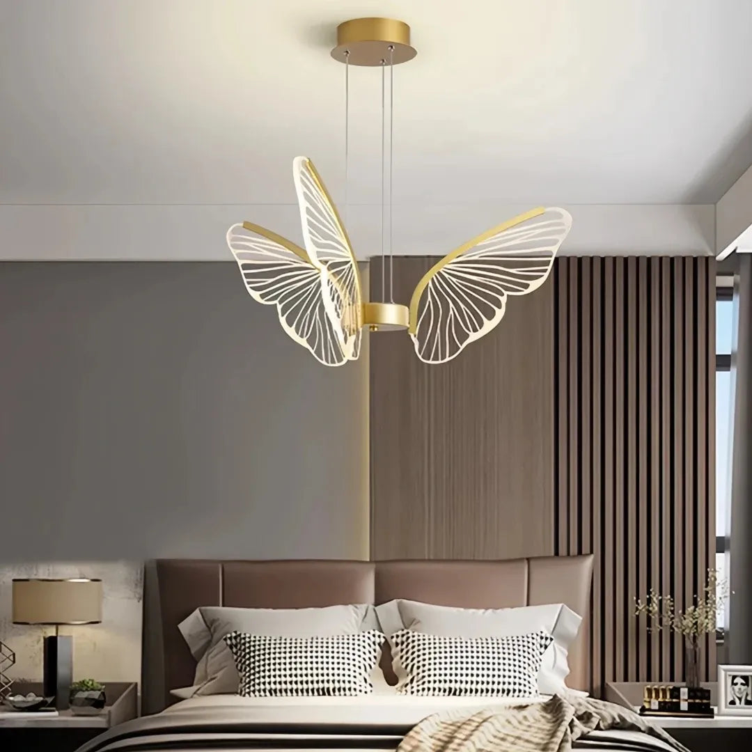 Goldene LED-Pendelleuchte Schmetterlingsdesign 