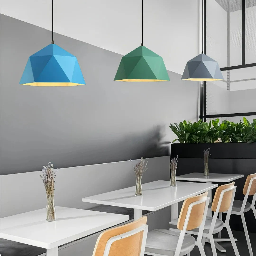 Moderne LED Pendelleuchte aus Metall für Esszimmer in Schwarz