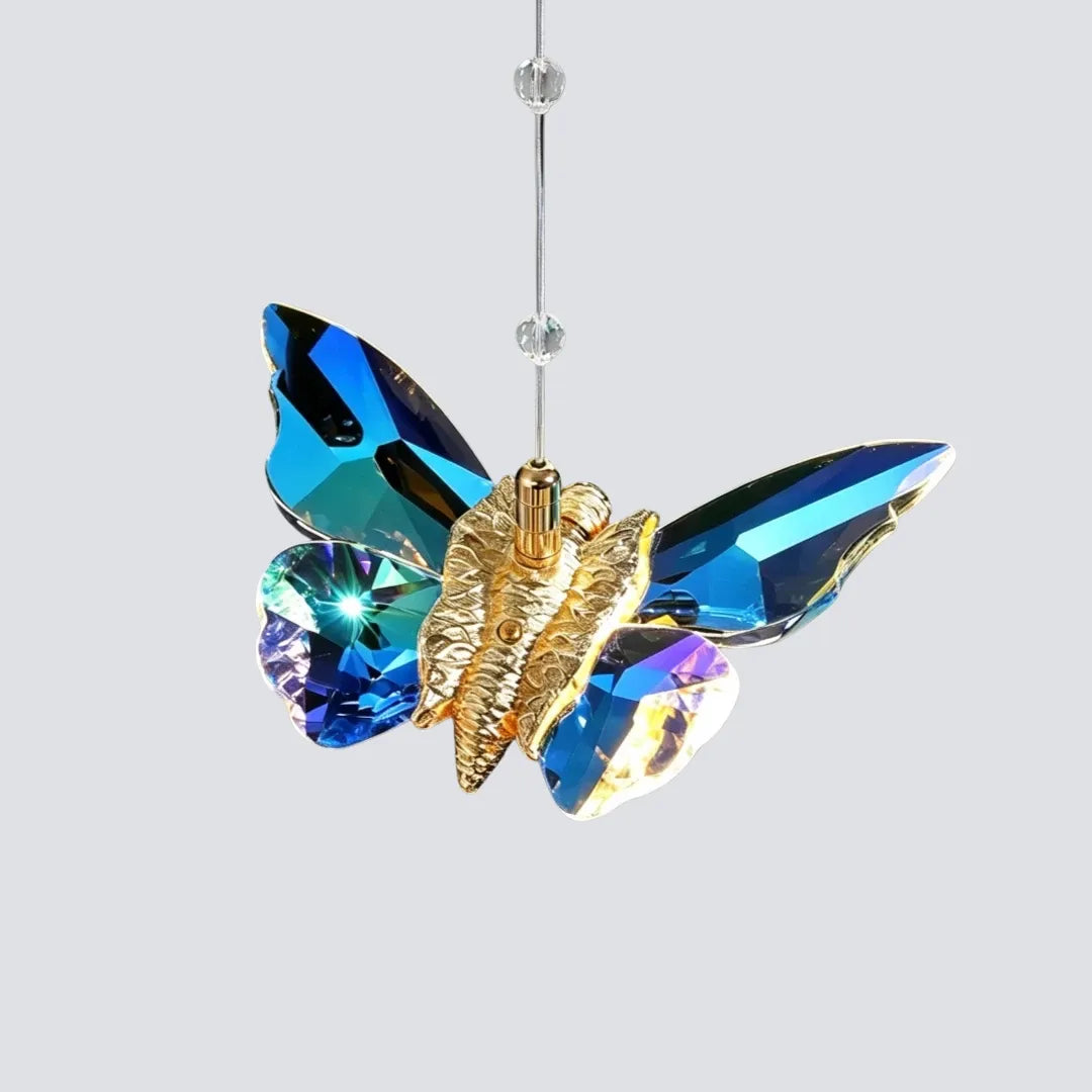 Schmetterling-Pendelleuchte im ausgeschalteten Zustand