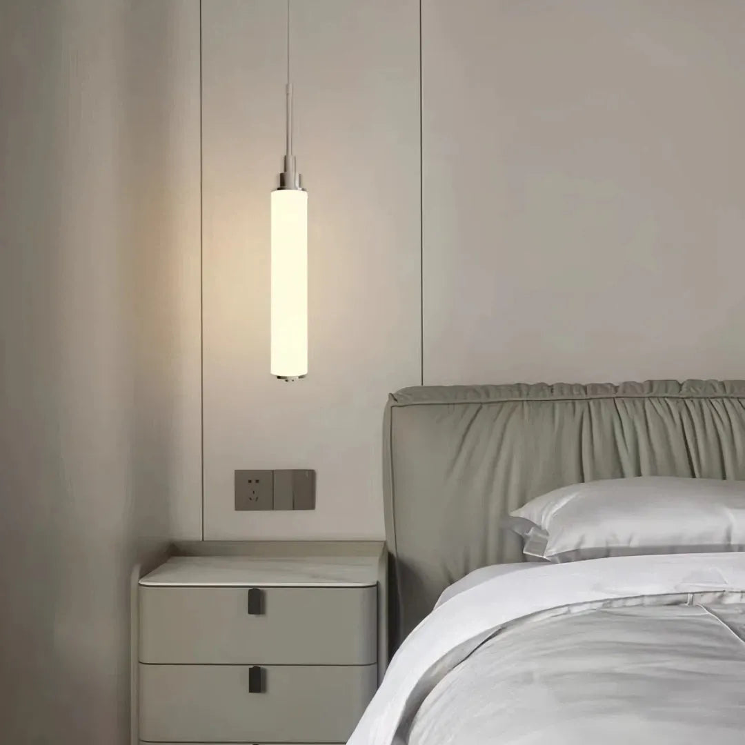Weiße Zylinder-Pendelleuchte mit drei Lichtfarben
