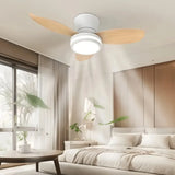 Moderner 3-flügeliger Deckenventilator mit Licht und Fernbedienung