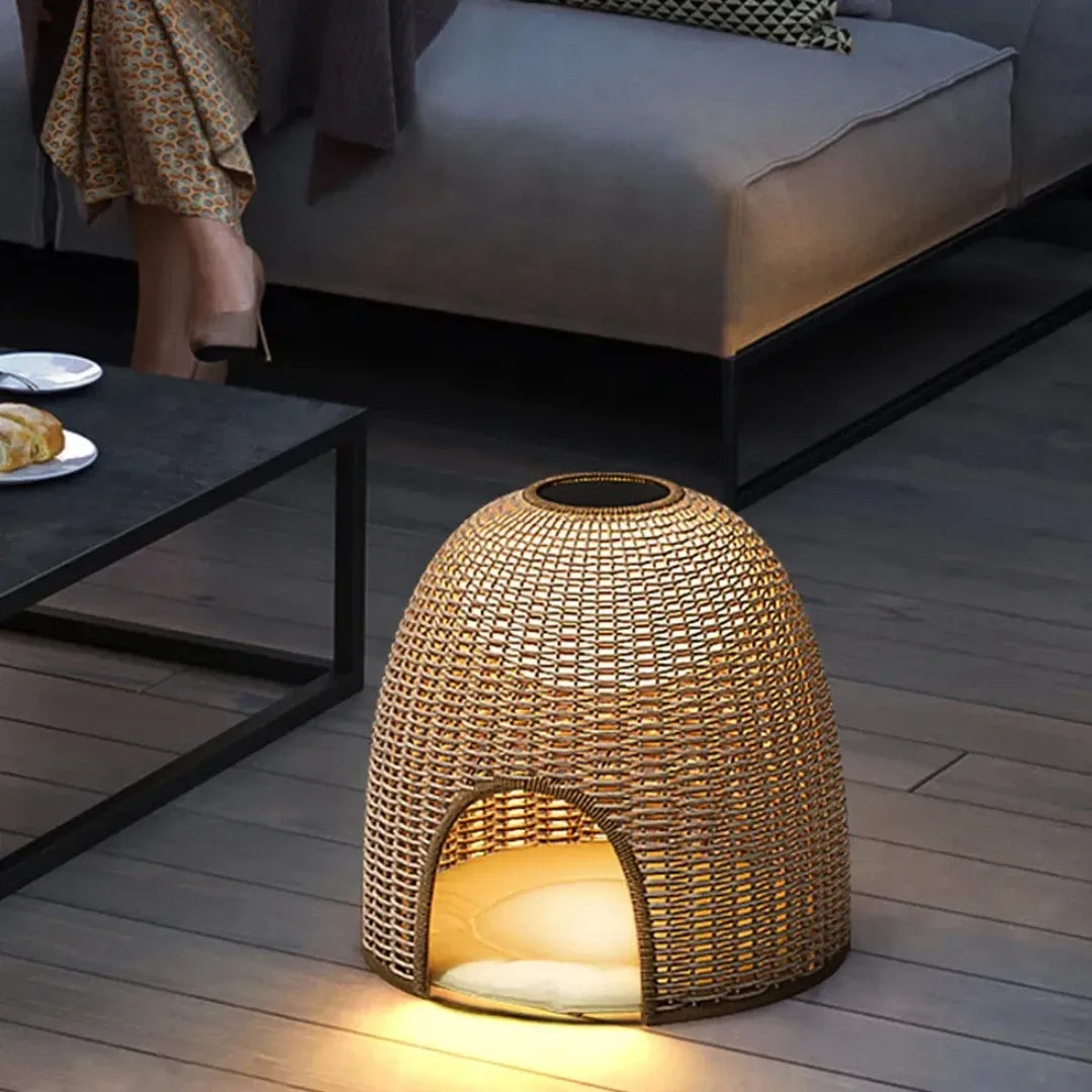Rattan Solarleuchte für Terrasse und Garten im Korbdesign