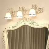 Retro Bad-Wandleuchte IP44, verstellbar – Blumendesign, 2–4-flammig