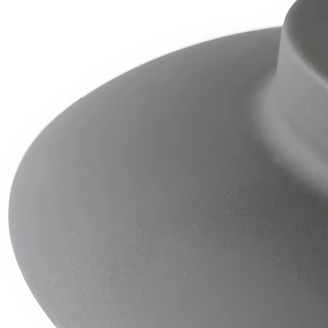 Schirmförmiger Leuchtenkopf der LED-Gartenleuchte