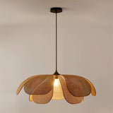 Skandinavische Rattan Pendelleuchte in Blumenform für Esszimmer