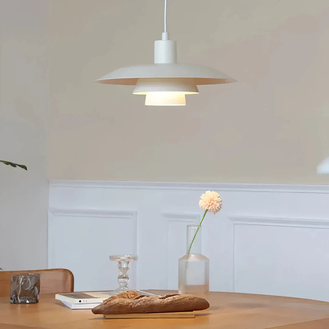 Skandinavische UFO-Pendelleuchte fürs Esszimmer