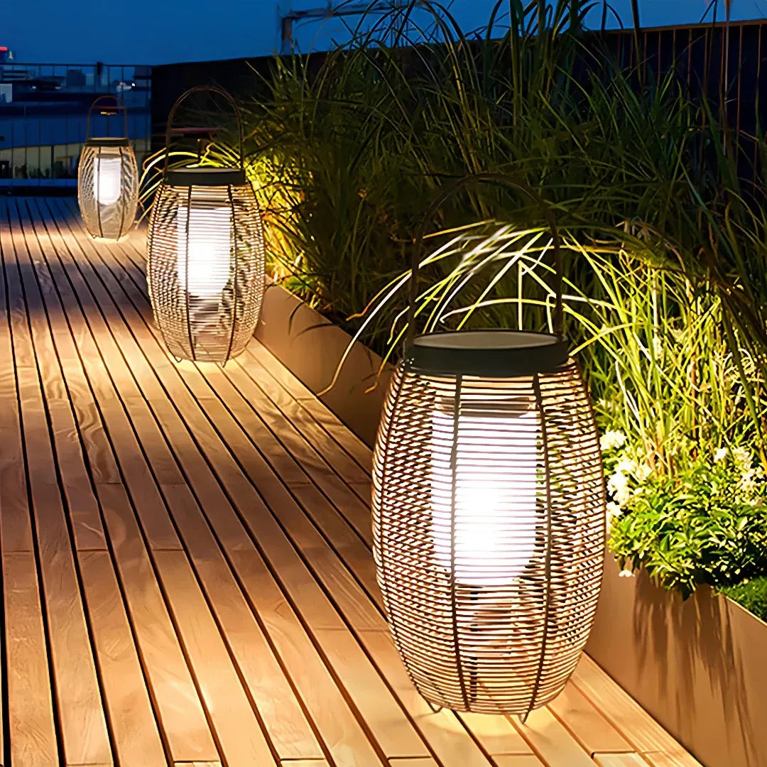 Solar-Gartenlaterne aus handgeflochtenem Rattan