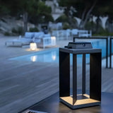 Schwarze Solar-Gartenlaterne aus Edelstahl für die Terrasse