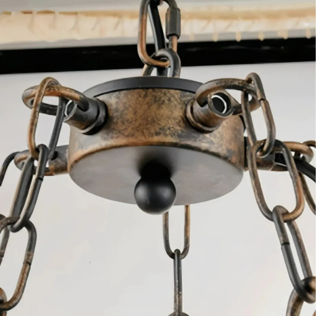Detailansicht der Leuchtstellen am Industrial-Kronleuchter