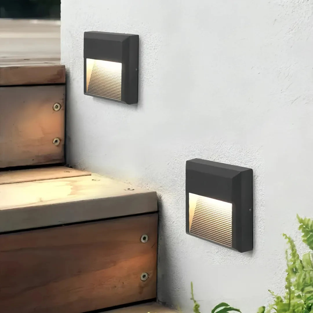 LED Wandeinbauleuchte für Außentreppen mit Bewegungsmelder in Schwarz