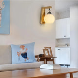 Wandleuchte skandinavisch aus Glas und Holz für Schlafzimmer