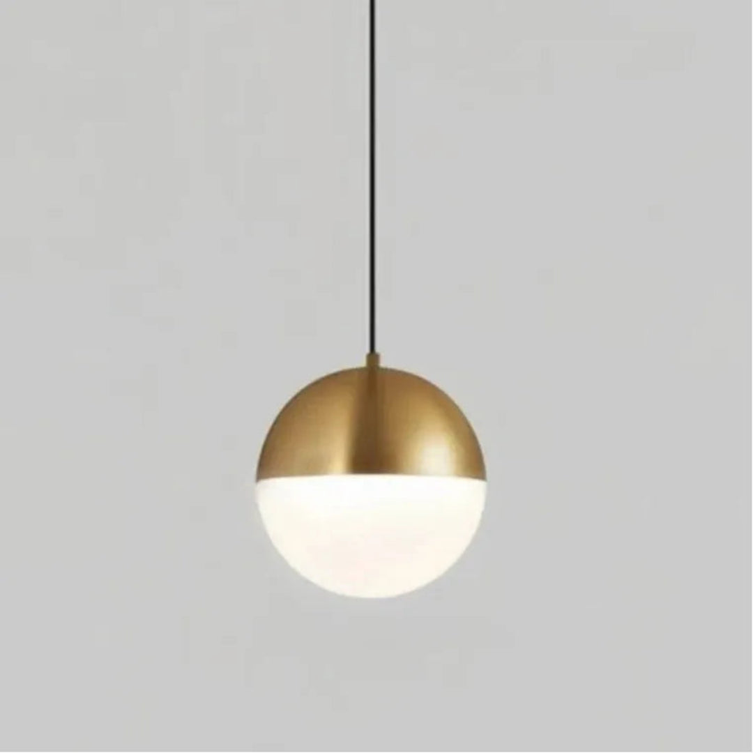 Moderne Glaskugel-Pendelleuchte für das Esszimmer