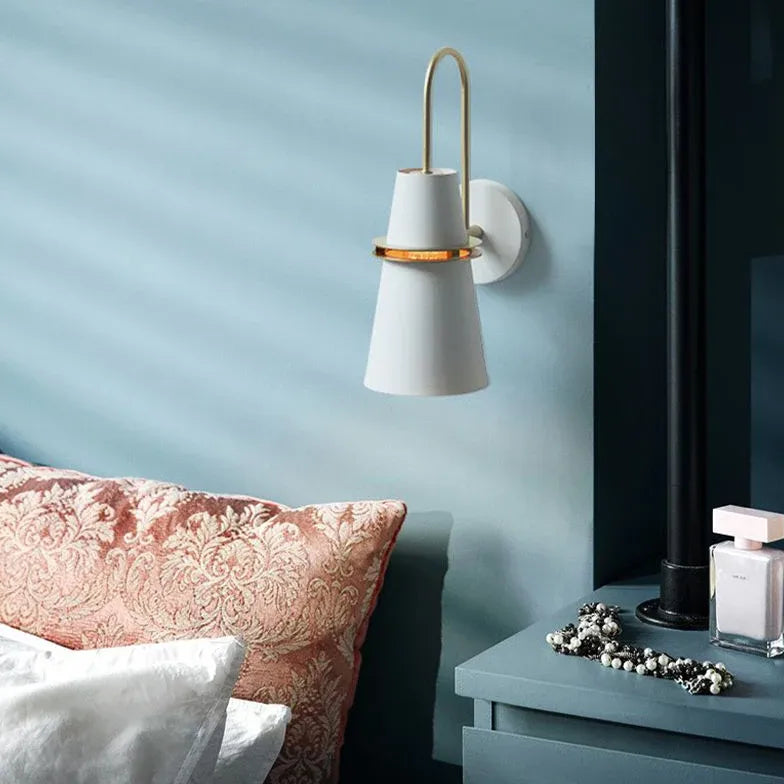 Wandleuchte schwarzer Schirm modernes Design elegante Akzente - Lampe Markt